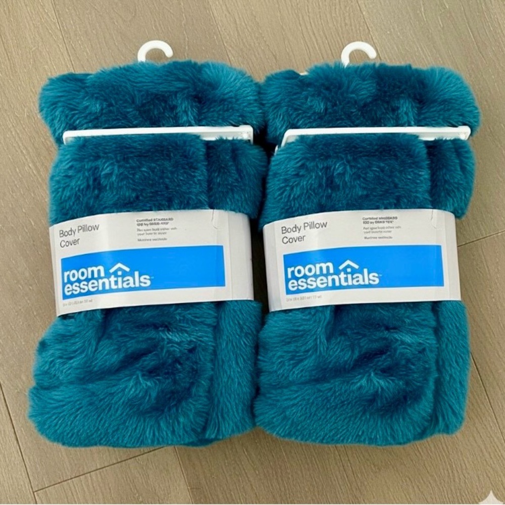 2 Room Essentials Plush Teal Pillow Covers very soft and comfy. - Picture 2 of 2